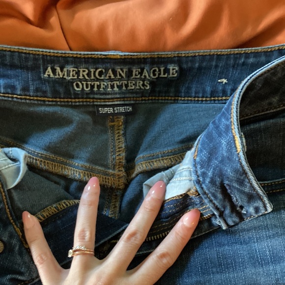 American Eagle shorts dark wash size 6 stretchy shorts some wear on the backside - Picture 2 of 4